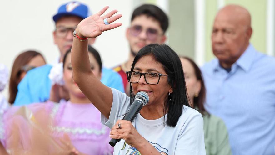 Delcy Rodríguez llega a La Haya en su primer viaje tras el secuestro de Nicolás Maduro