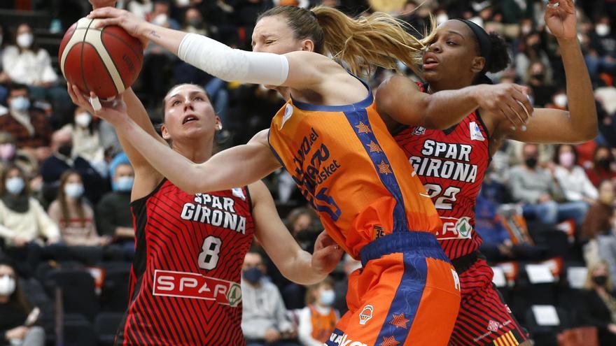 L&#039;Spar Girona guanya a València en el retorn de María Araújo (55-61)