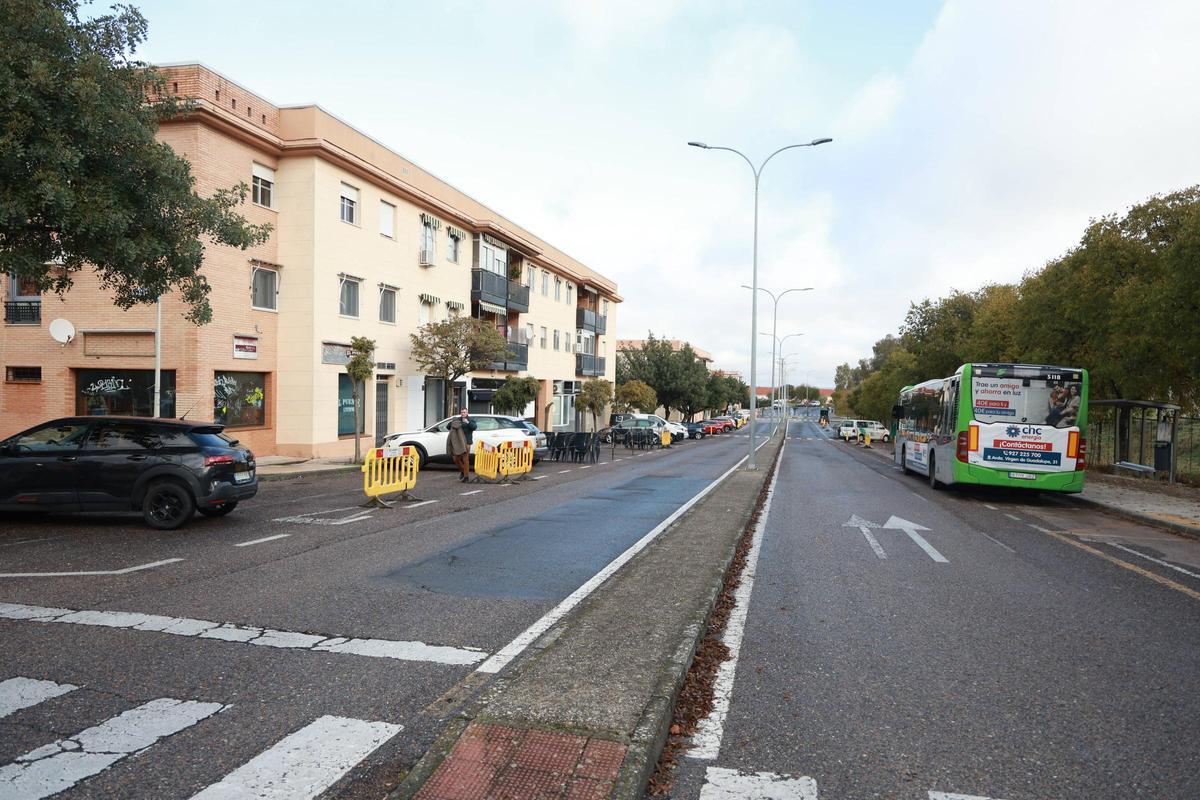 La campaña de asfaltado llegará esta semana a la barriada cacereña.