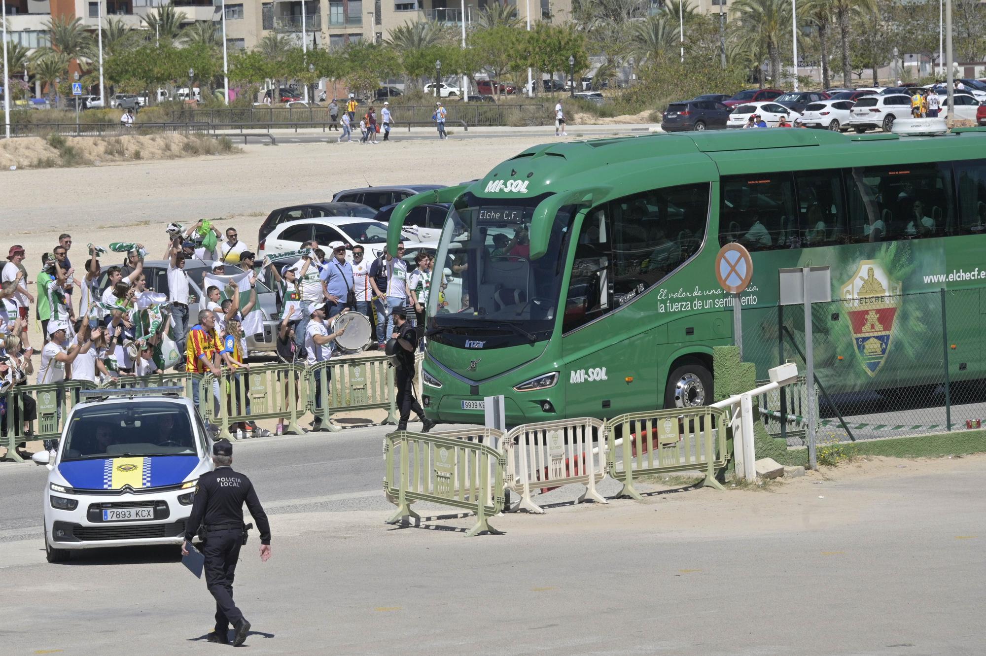 El Elche pone la alfombra al Valencia (0-2)