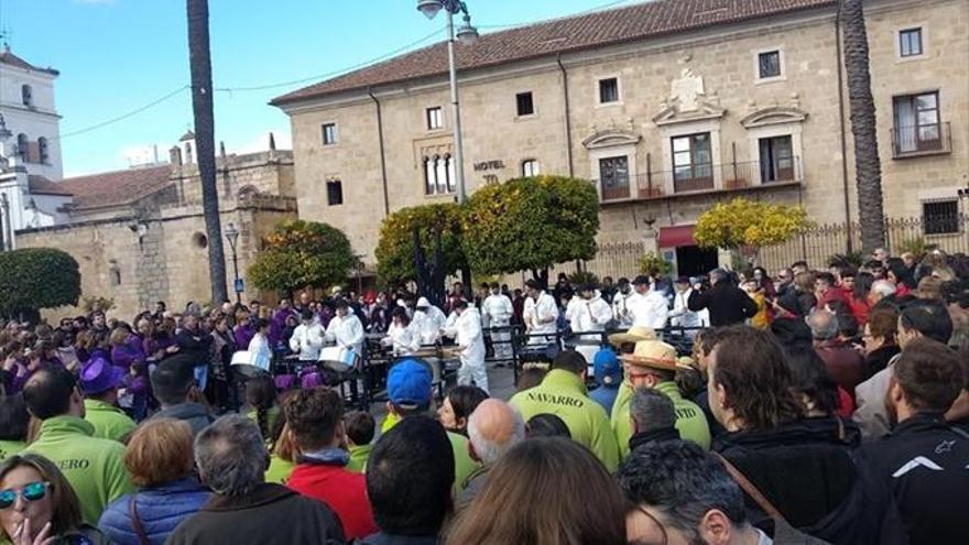 Los de siempre gana el concurso de tamborada