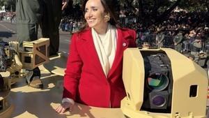 Victoria Villarroel, vicepresidenta argentina, en el tanque en el que desfiló el Día de la Independencia.