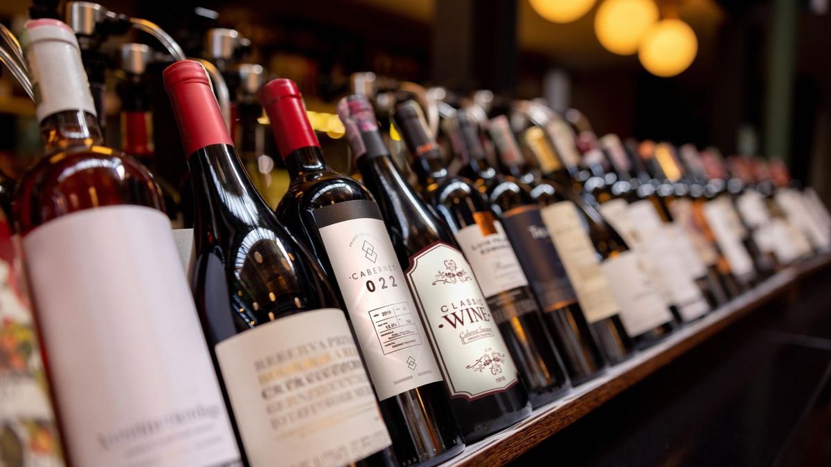 Este caserío en Gipuzkoa esconde la bodega más grande del mundo con 100.000 vinos