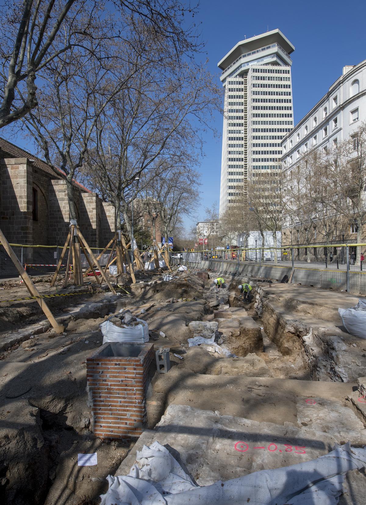 Los restos de un cuartel de 1792 bajo la Rambla