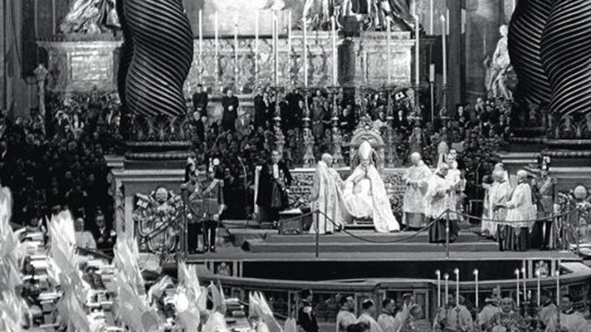 La ceremonia de apertura del Concilio Vaticano II, en la basílica de San Pedro y presidida por Juan XXIII, el 11 de octubre de 1962.