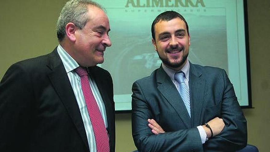 Alejandro Fernández (derecha) y José Luis Mallada, ayer, en la sede de la compañía en Pruvia.