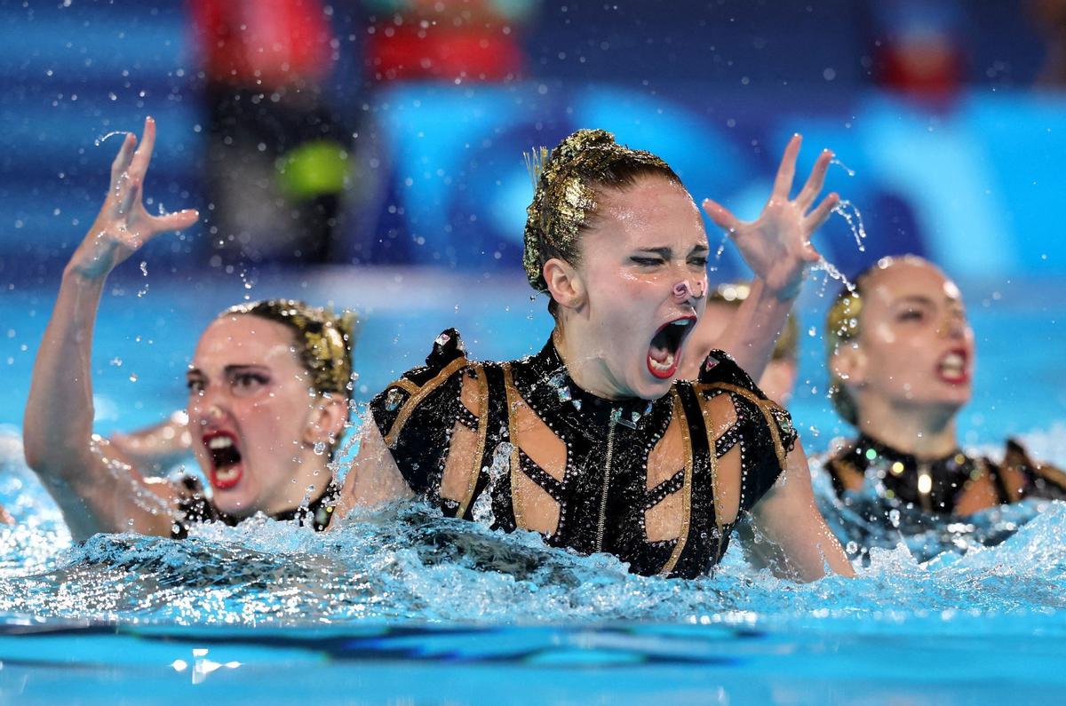 España da el gran salto y regresa con el bronce al Olimpo de natación artística. El equipo español de natación artística se luce en la definitiva rutina acrobática y logra la medalla de bronce, el primer metal en la disciplina desde Londres 2012.