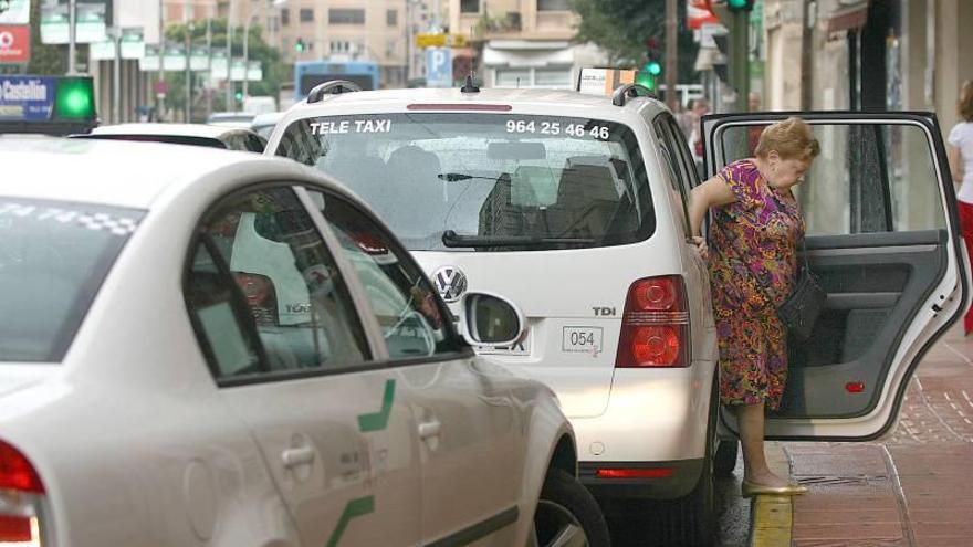 Orpesa reclama que sus taxis puedan operar en el aeropuerto