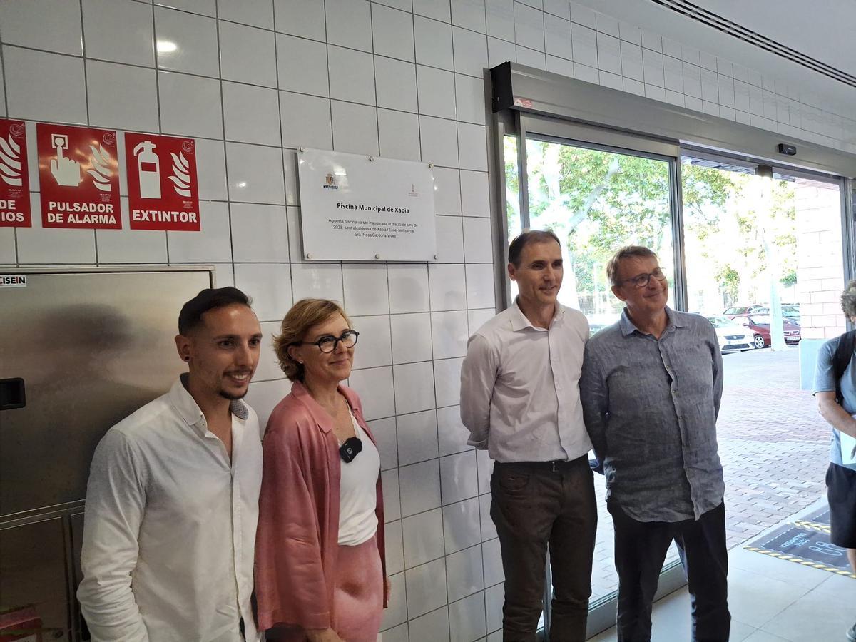 Día histórico en Xàbia: abre la piscina climatizada tras más de 20 años de reivindicarla (imágenes)