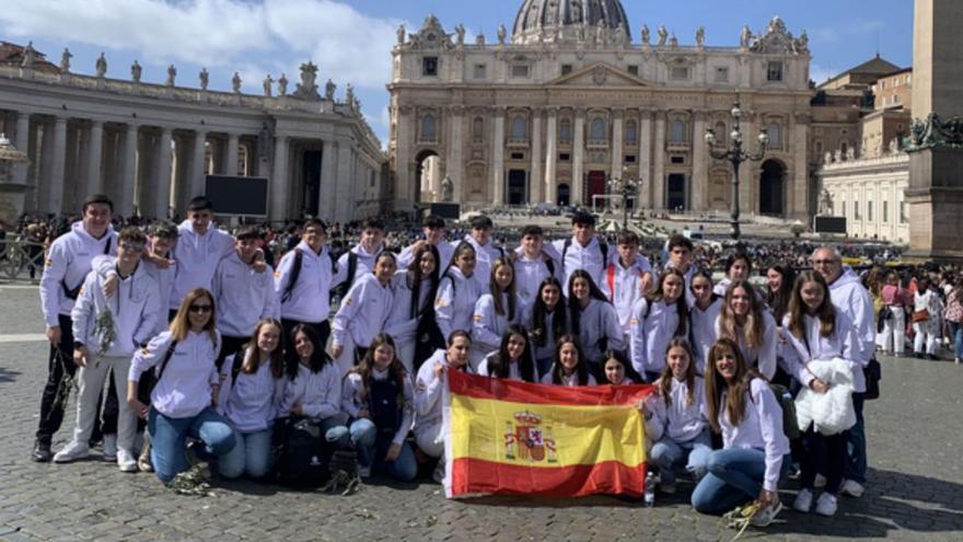 34 alumnos del San Vicente de Paúl de Benavente despiden su formación en este centro con un viaje a Roma