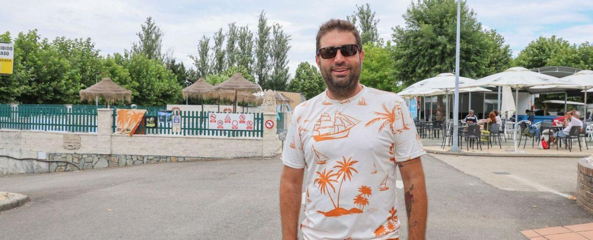 Jesús Bóveda, gerente del Camping Río Ulla contento con el éxito y el trato de la gente. |  Iñaki Abella