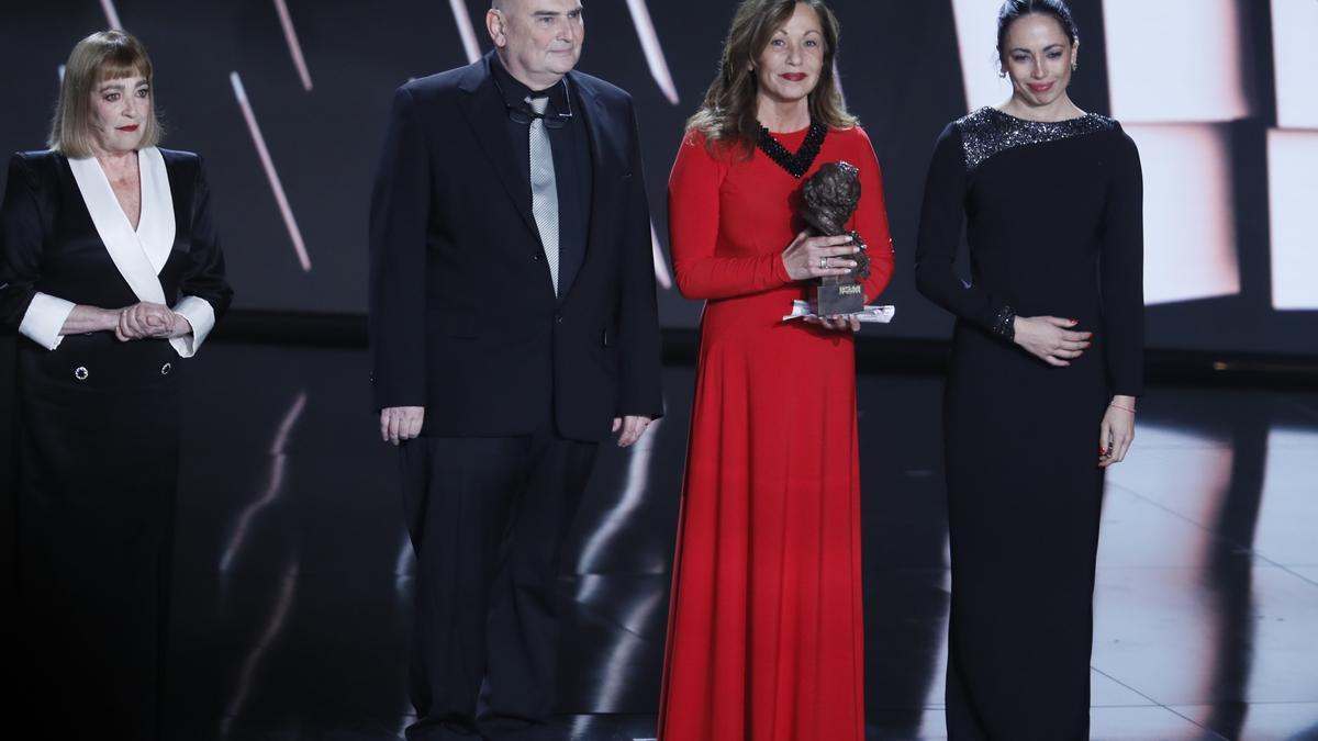 La familia de Carlos Saura recibe el Goya de honor