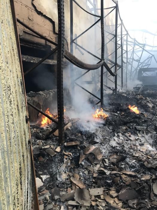 Controlado el incendio del polígono de Marratxí