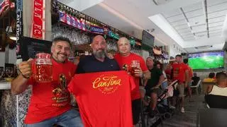 Ibiza se vuelca con la Selección en el día de su debut en el Mundial