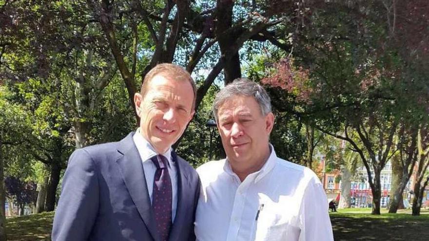 El exfutbolista Butragueño, de paso por Avilés