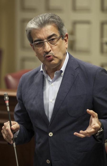 18/04/2017.CANARIAS POLITICA.Pleno del Parlamento de Canarias..Fotos: Carsten W. Lauritsen