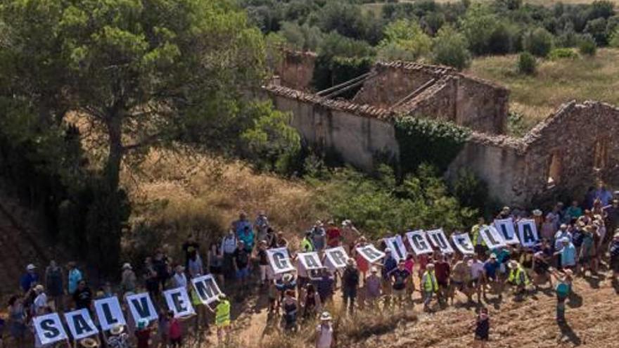 Caminada contra el macrocàmping de Garriguella.