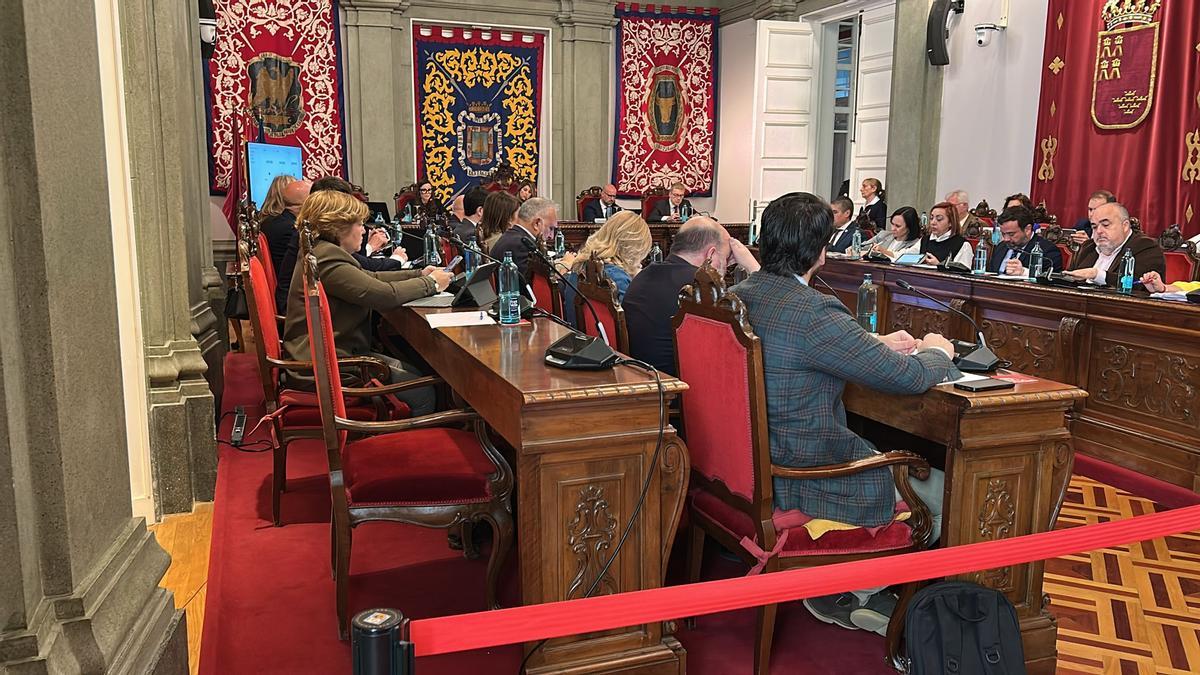 La silla vacía de Diego Salinas en el Pleno de este miércoles