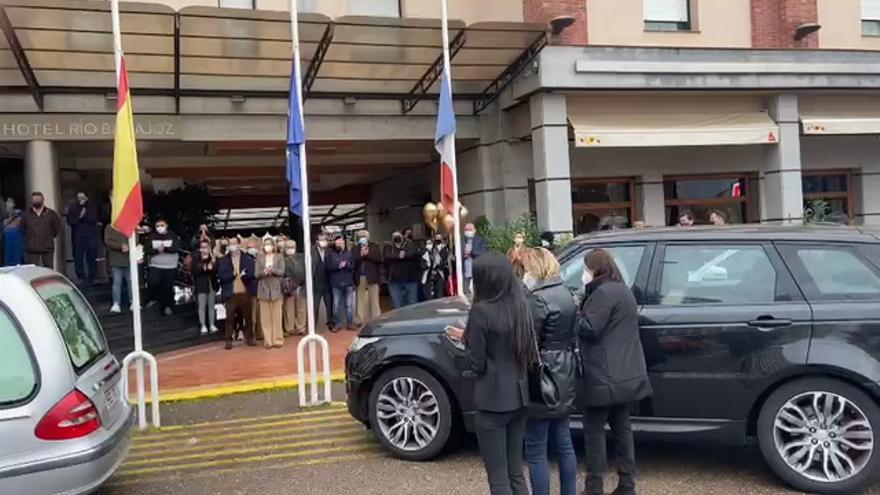 Ovación en el Hotel Río a José Luis Iniesta