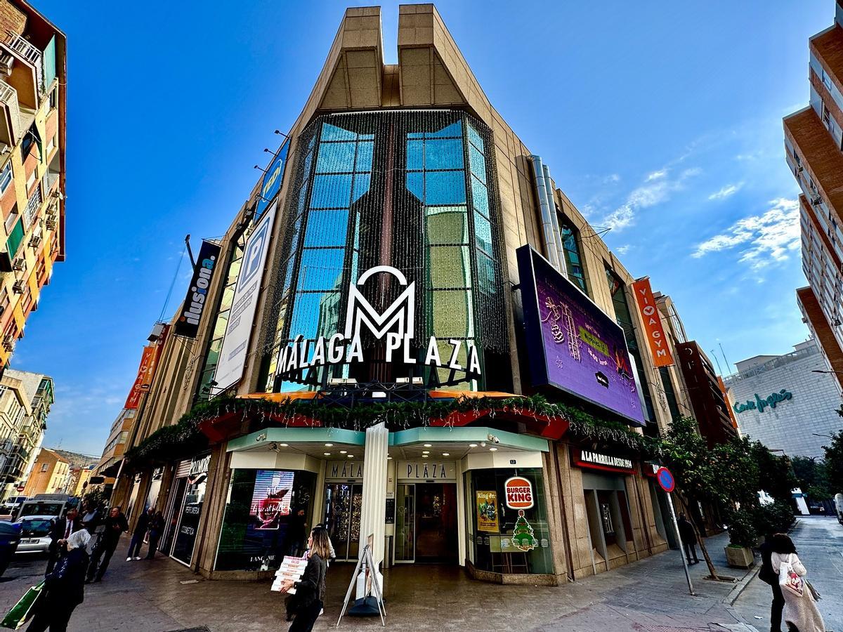 La fachada del centro comercial Málaga Plaza.