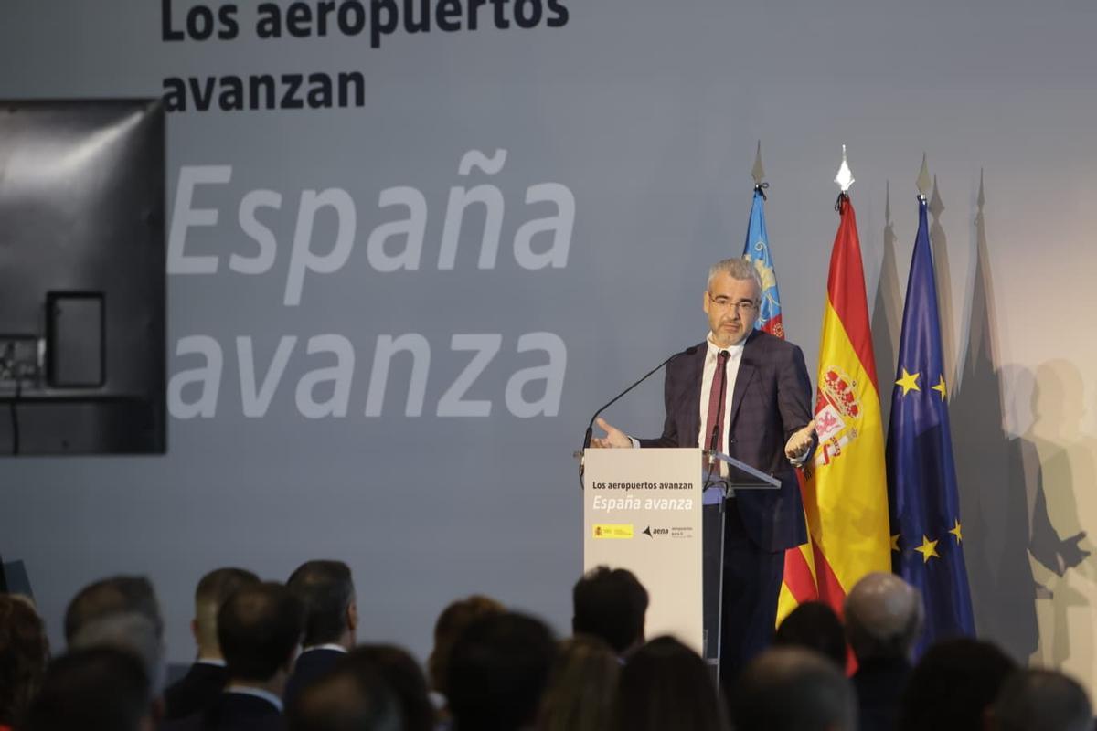 Visita de Pedro Sánchez al aeropuerto de Alicante-Elche para anunciar la inversión en aeropuertos Visita de Pedro Sánchez al aeropuerto de Alicante-Elche para anunciar la inversión en aeropuertos