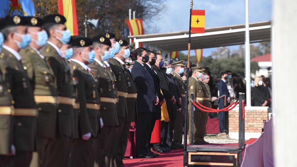 Parada militar en Cerro Muriano en honor a la patrona de la Infantería