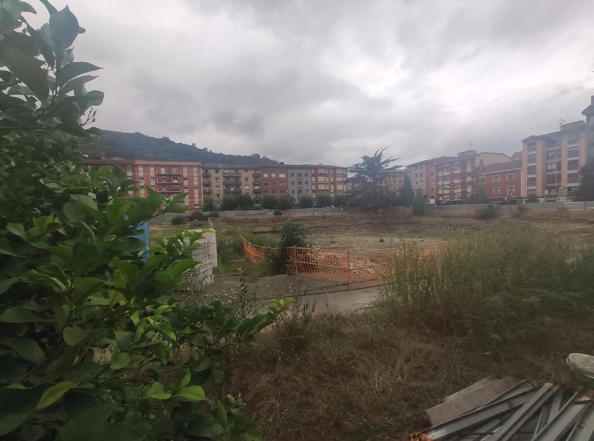 Obra parada cuartel Guardia Civil Mieres agosto 2021.