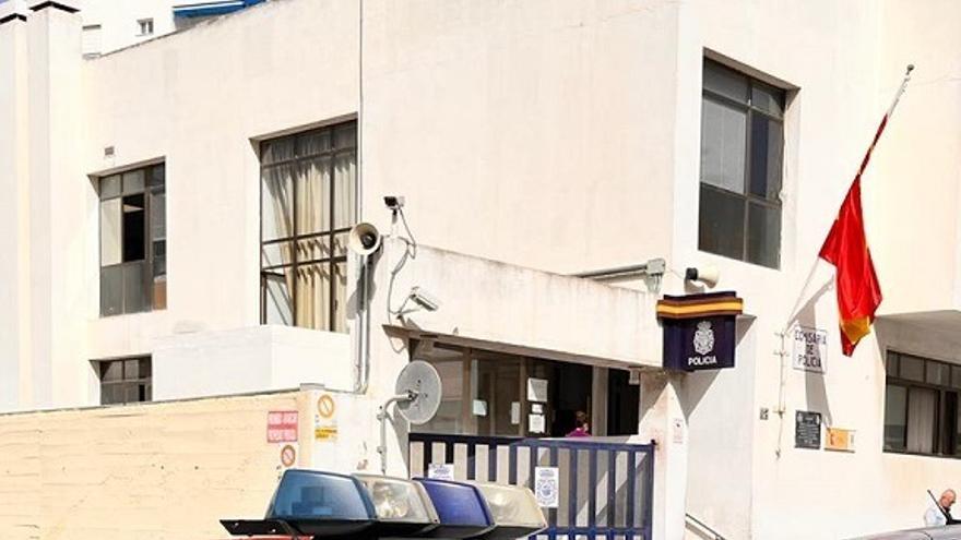Una menor de 14 años huye por un balcón tras presenciar malos tratos a su madre en su vivienda