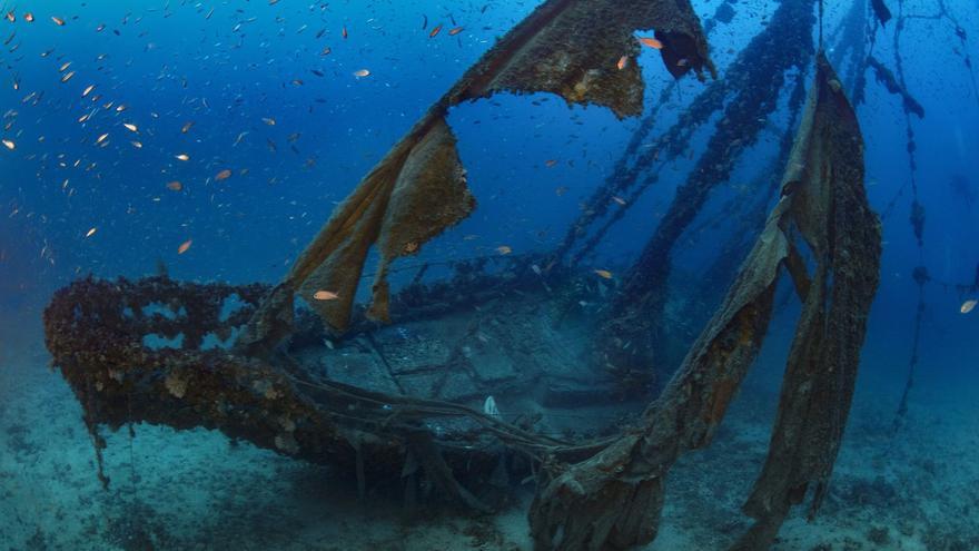 La mirada de Joan Costa: el barco fantasma de Ibiza
