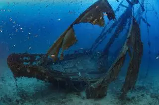 La mirada de Joan Costa: el barco fantasma de Ibiza