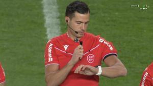 José Luis Guzmán Mansilla, con la RefCam en el Valencia - Alavés de LaLiga