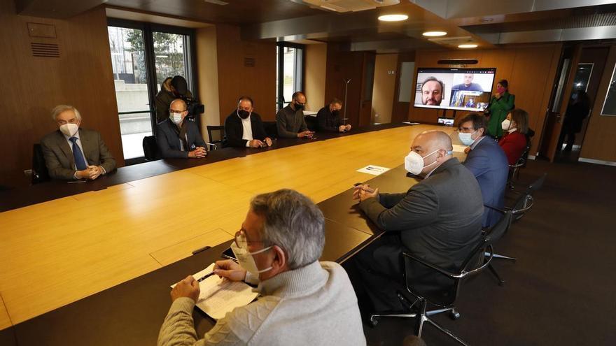 Los sindicatos urgen a renovar los Acuerdos de Oviedo para proteger el empleo de un millar de trabajadores de las auxiliares