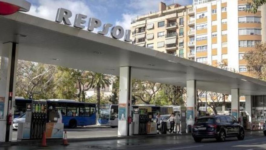 Febrer pide al juzgado la paralización del cierre de las gasolineras de Avingudas y Progrés