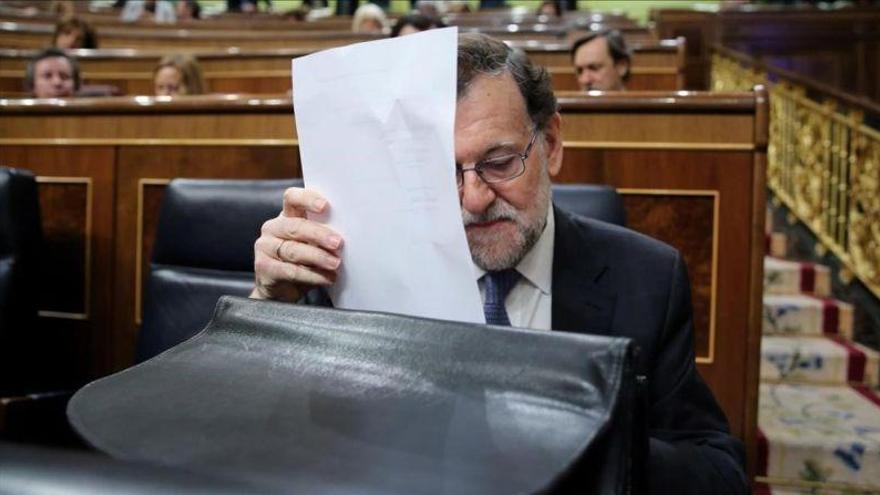 La oposición pide a Rajoy que sea realista y asuma la crisis política de la UE