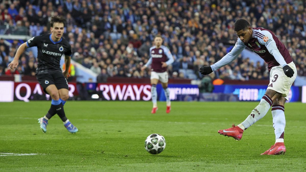 Rashford dispara a puerta con el Aston Villa en el partido de Champions ante el Brujas.