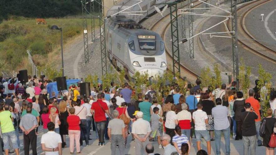 Homenaje a las víctimas del accidente de Angrois.