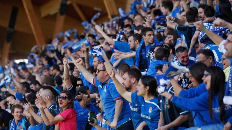 Aficionados del Oviedo, en un partido en Zamora.