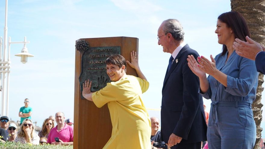 La actriz Blanca Portillo, en la inauguración del monolito por su Premio Málaga - SUR del 26 Festival de Málaga