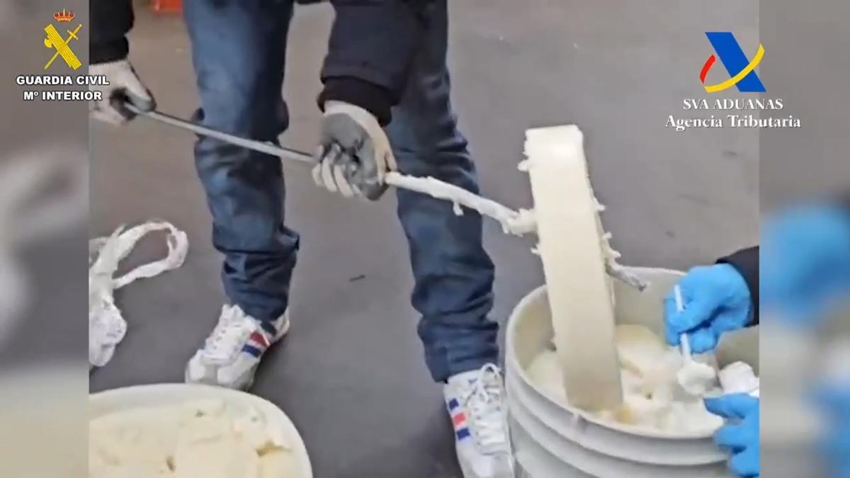 Incautados 625 kilos de metanfetamina mezclada en aceite de coco procedente de México