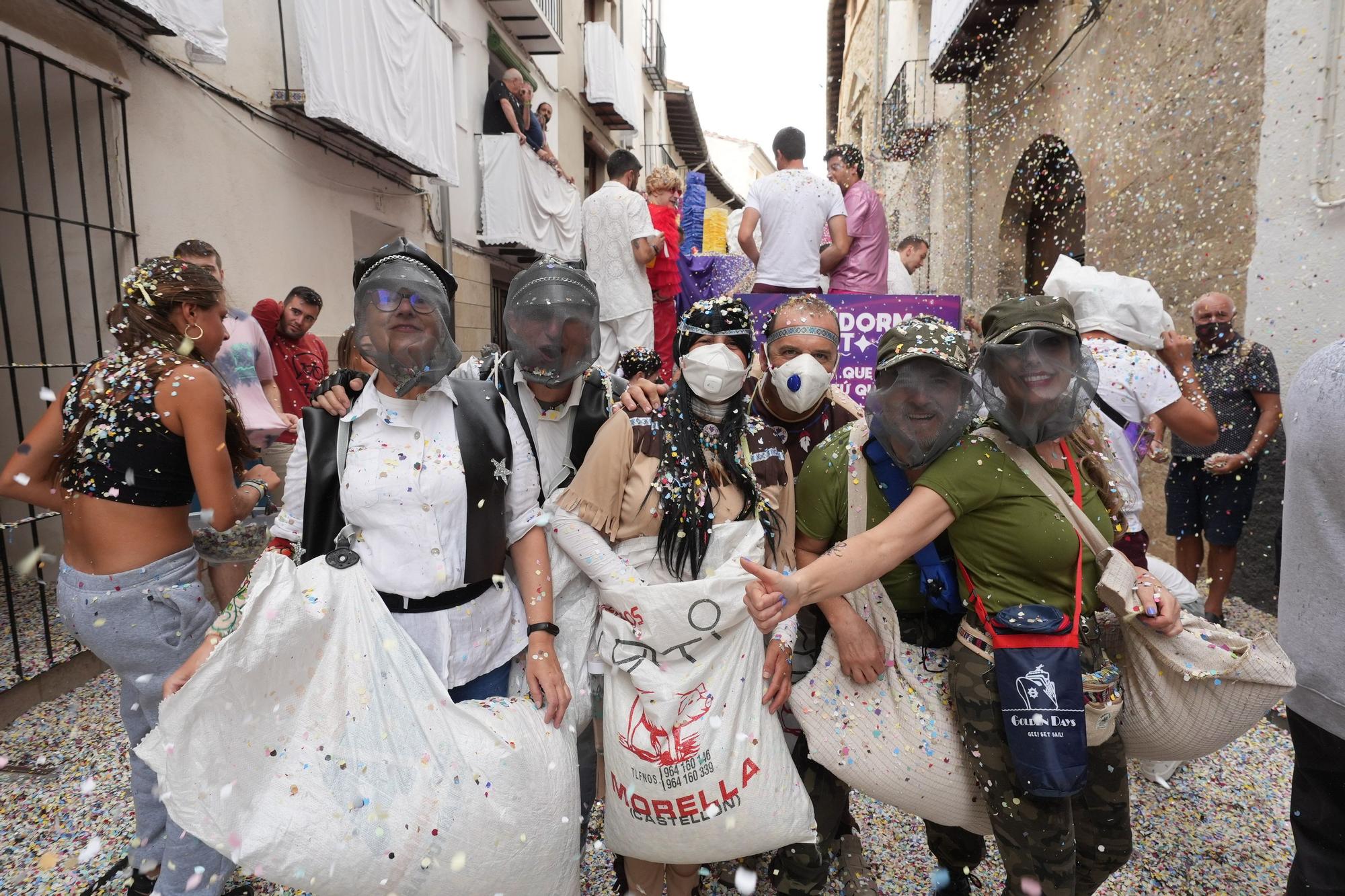 Búscate en el desfile de carrozas y disfraces de l'Anunci de Morella