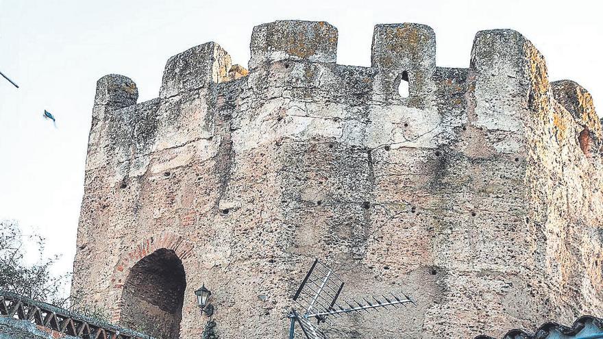 La torre Redonda, uno de los elementos defensivos en el extremo suroeste del recinto amurallado y que es objeto de disputa.