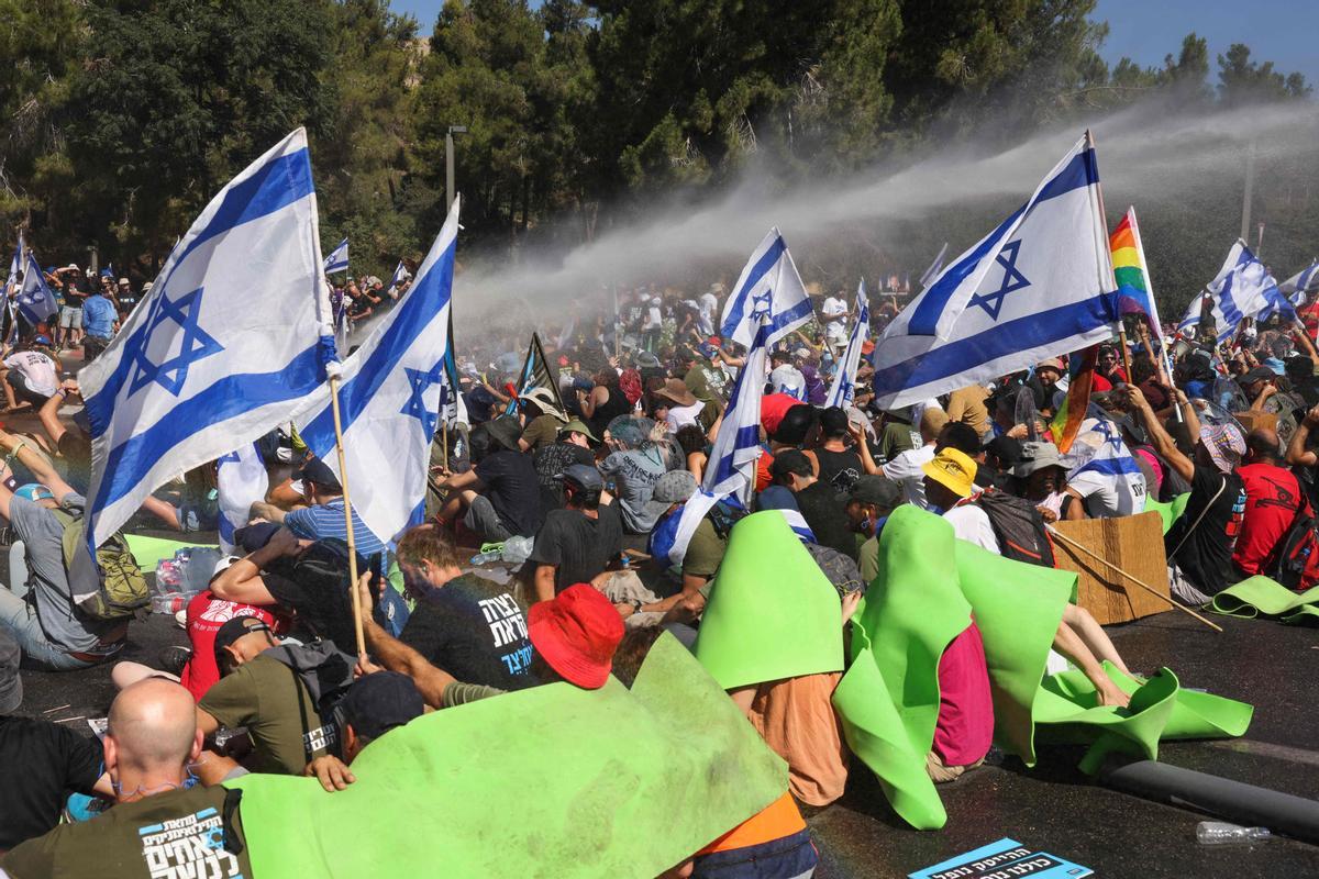 Las protestas masivas continúan en Israel por la reforma judicial