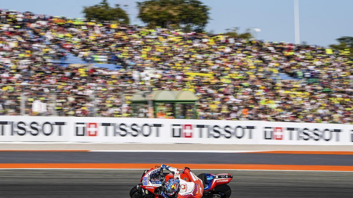 Impresionante lleno en el Circuito de Cheste, en Valencia.
