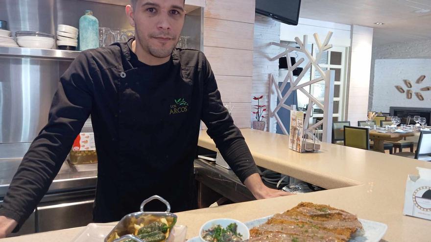 El restaurante Los Arcos, de Cangas de Onís, finalista del concurso nacional en busca del mejor cachopo