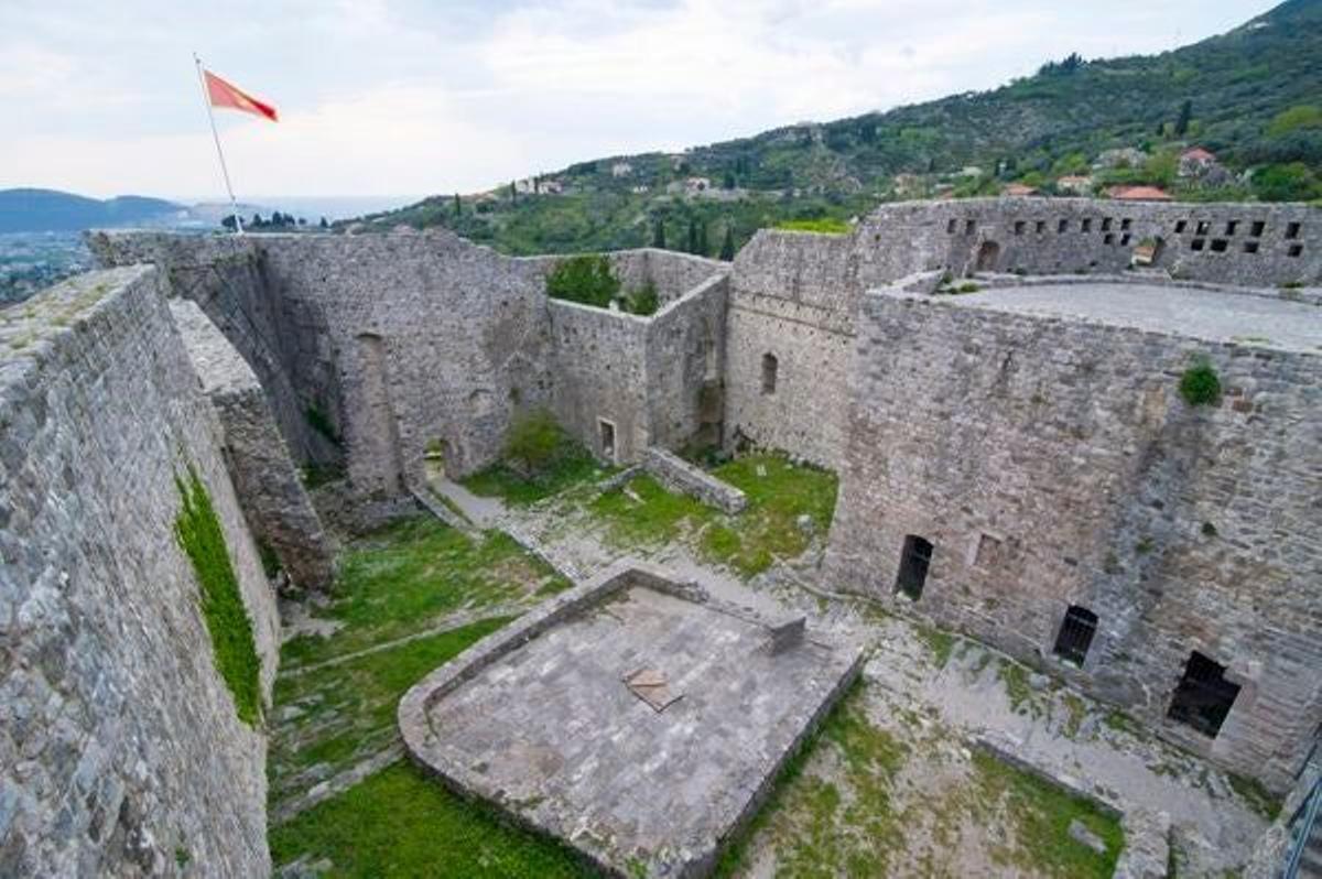 El castillo de Bar en Montenegro