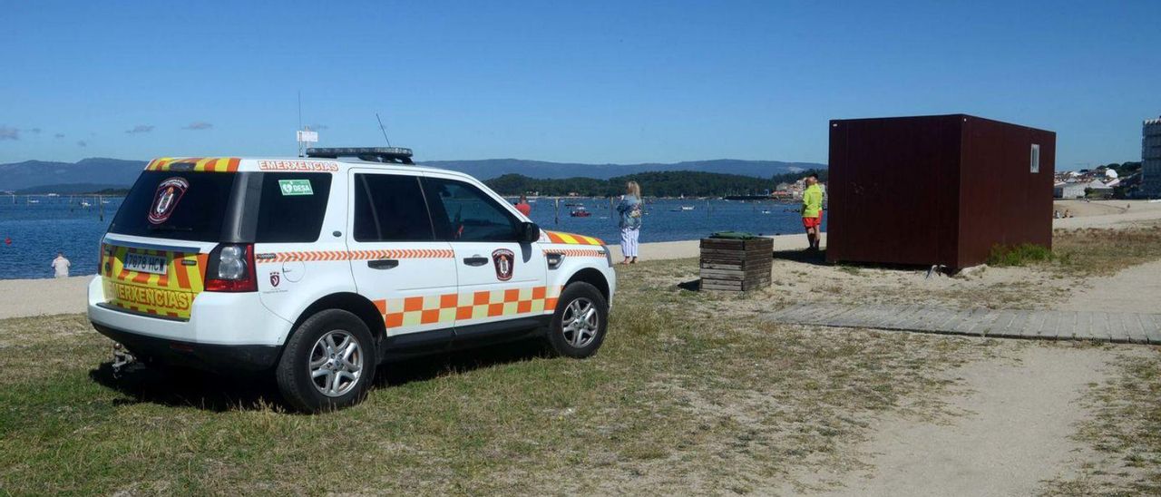 La playa Compostela de Vilagarcía cuenta con nueva caseta de socorrismo.