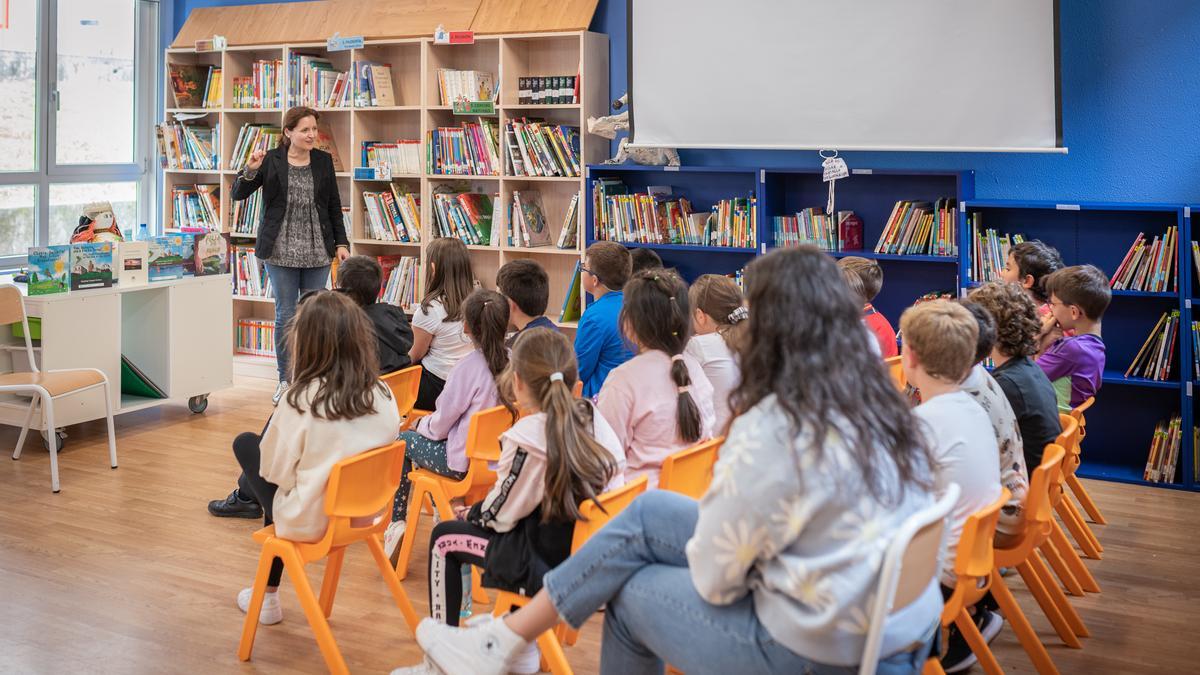 Guadalupe Vázquez na presentación do seu libro no CPI de A Picota