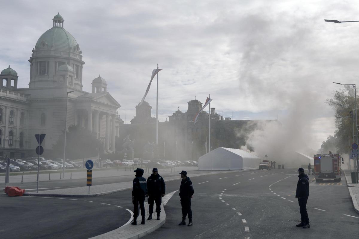 Una persona resulta herida de gravedad en un tiroteo frente al Parlamento de Serbia
