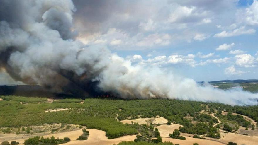 Muere un piloto que extinguía un incendio en Almansa