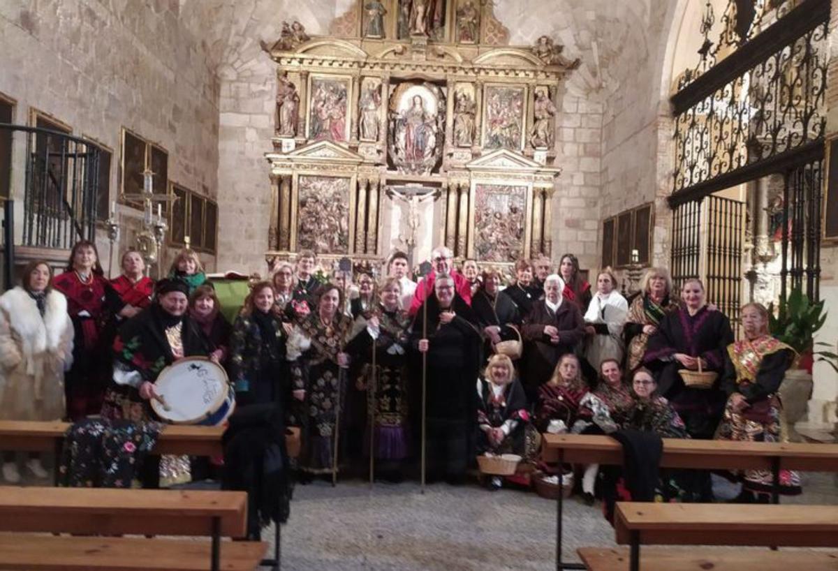 Las Águedas empuñan los bastones de mando